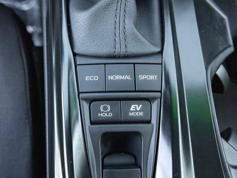 Used 2026 Toyota Camry LE AWD/4WD image 19