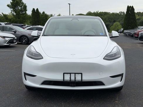Used 2024 Tesla Model Y Long Range AWD/4WD image 23