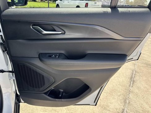 New 2025 Jeep Grand Cherokee Altitude image 19