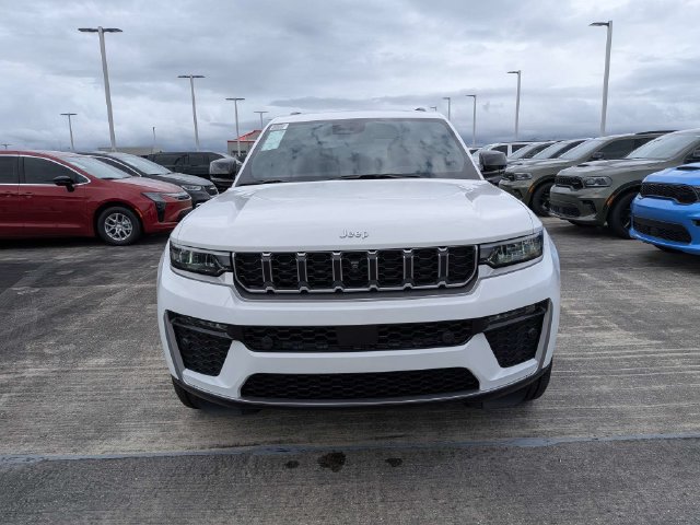 New 2026 Jeep Grand Cherokee Limited w/ Luxury Tech Group II AWD/4WD image 9