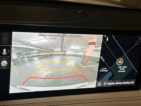 Used 2025 Genesis G70 2.5T image 20