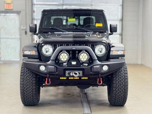 Used 2023 Jeep Gladiator Rubicon w/ Cold Weather Group AWD/4WD image 2