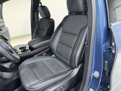 Used 2025 Buick Enclave Preferred image 15