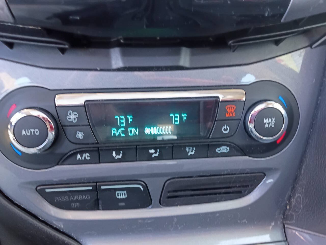Used 2014 Ford Focus Titanium w/ Luxury Package FWD image 24