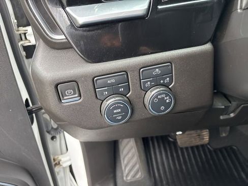 Used 2022 Chevrolet Silverado 1500 LT image 18