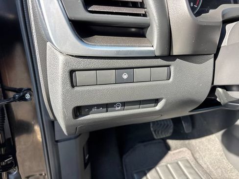 Used 2023 Nissan Rogue SV AWD/4WD image 15