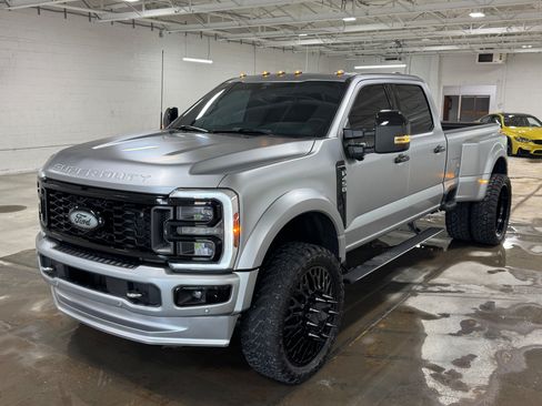 Used 2024 Ford F450 Platinum w/ Camper Package AWD/4WD image 15