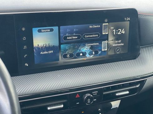 Certified 2025 Nissan Kicks SR image 20