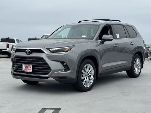 New 2026 Toyota Grand Highlander AWD image 11