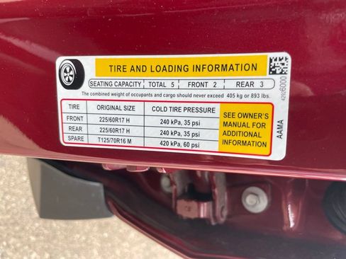 Used 2025 Chevrolet Trax LT FWD image 35