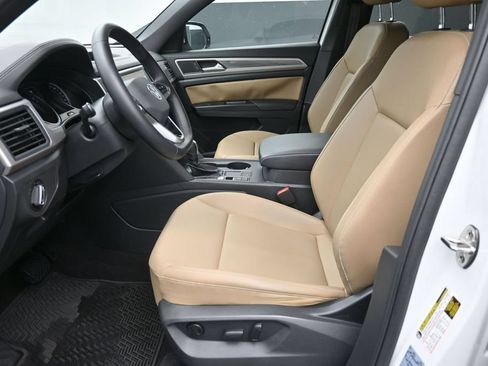 Used 2020 Volkswagen Atlas Cross Sport SE FWD image 21