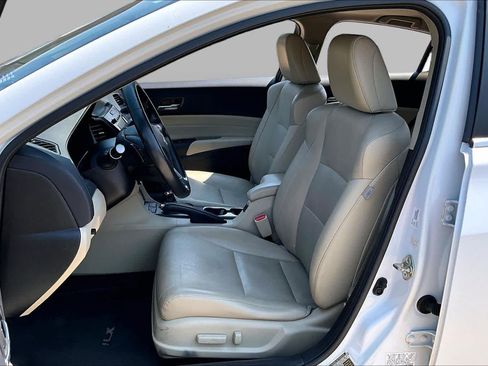 Used 2017 Acura ILX FWD image 8