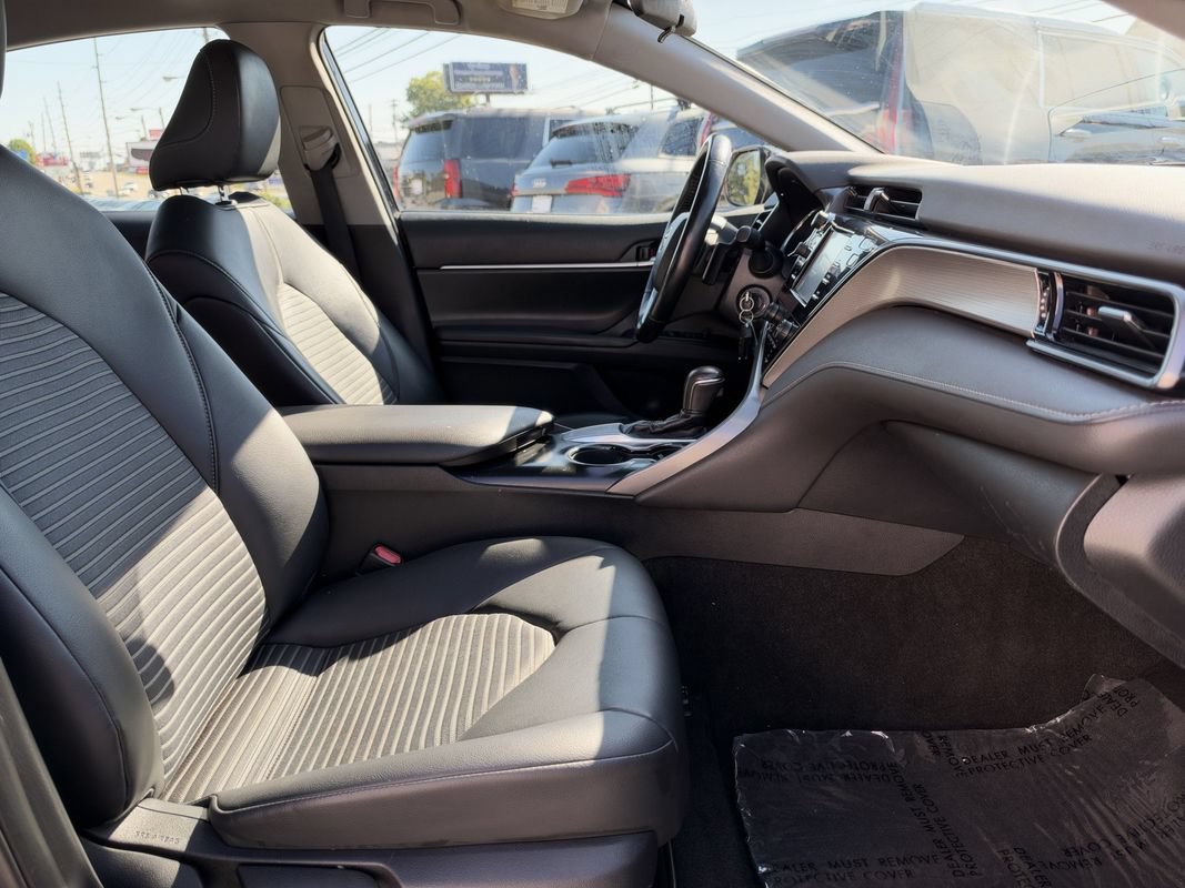 Used 2019 Toyota Camry SE FWD image 16