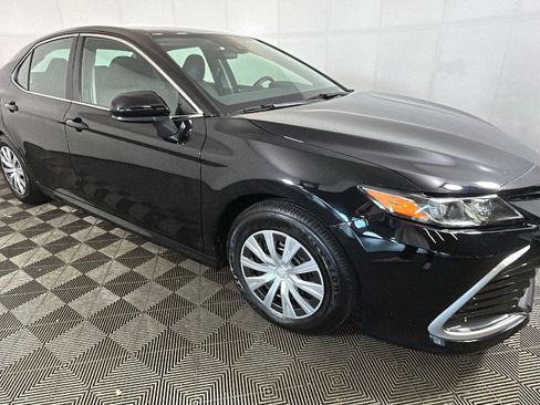 Used 2023 Toyota Camry LE FWD image 32