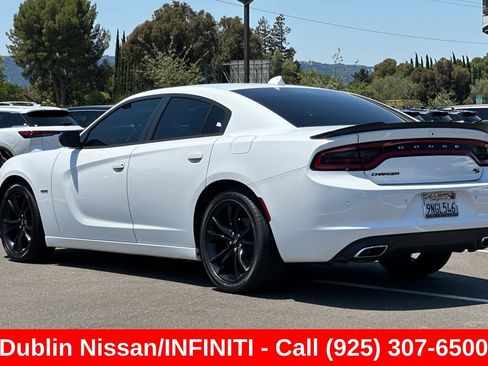 Used 2018 Dodge Charger R/T w/ Blacktop Package RWD image 6