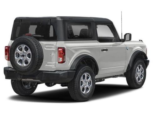 Used 2022 Ford Bronco Big Bend image 2