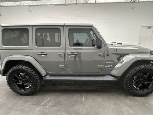 Used 2021 Jeep Wrangler Unlimited Sahara w/ Cold Weather Group AWD/4WD image 9