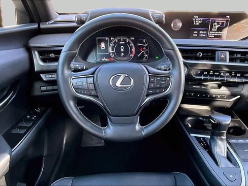 Used 2019 Lexus UX 200 w/ Premium Package FWD image 5