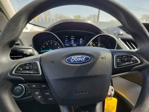 Used 2018 Ford Escape SE image 19