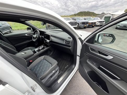 Used 2026 Volkswagen Atlas Cross Sport SEL Premium R-Line AWD/4WD image 37