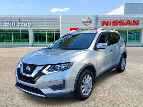 Used 2019 Nissan Rogue SV image 2
