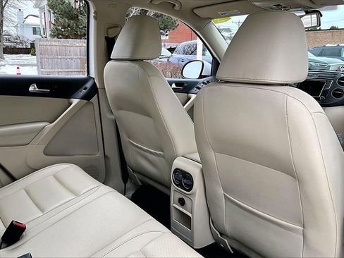 Used 2016 Volkswagen Tiguan SE image 31