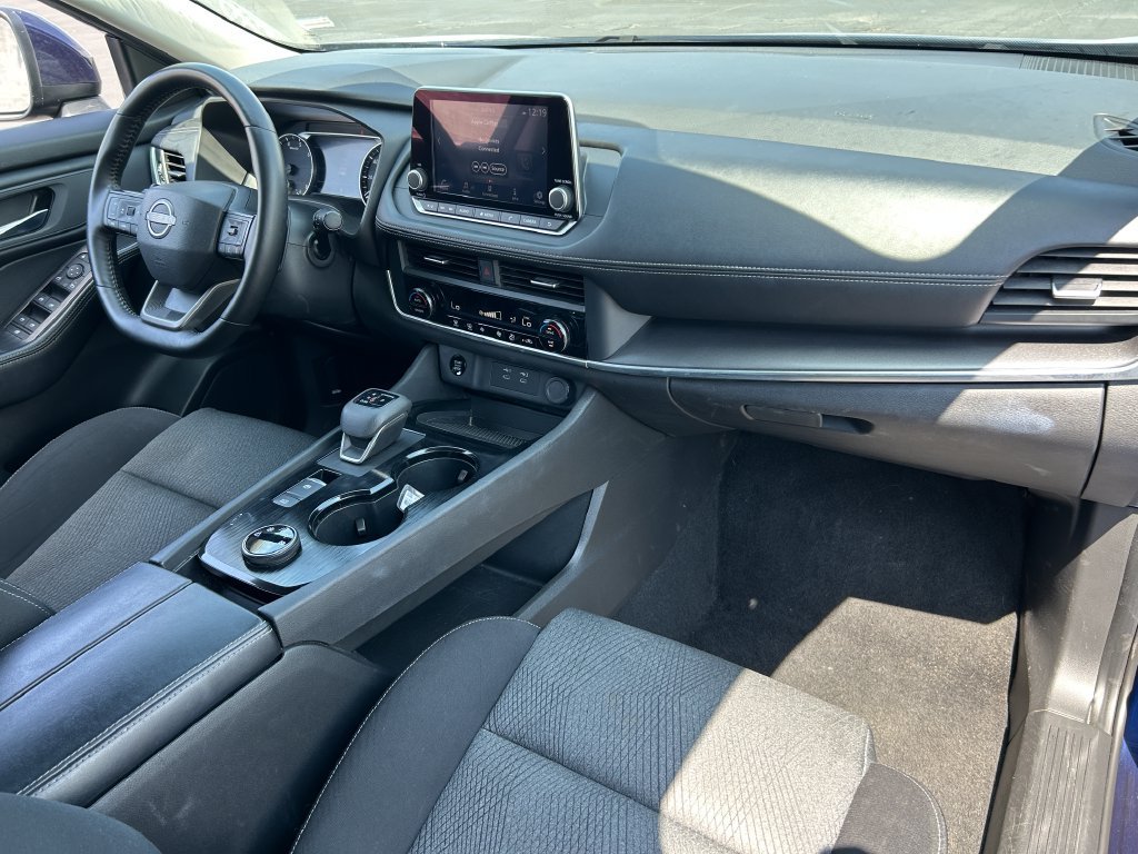 Used 2025 Nissan Rogue SV AWD/4WD image 35