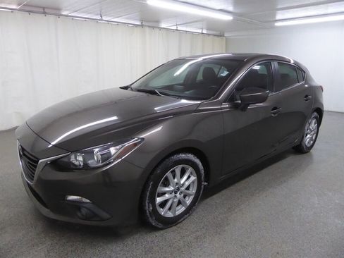 Used 2015 MAZDA MAZDA3 i Touring w/ Technology Package image 3