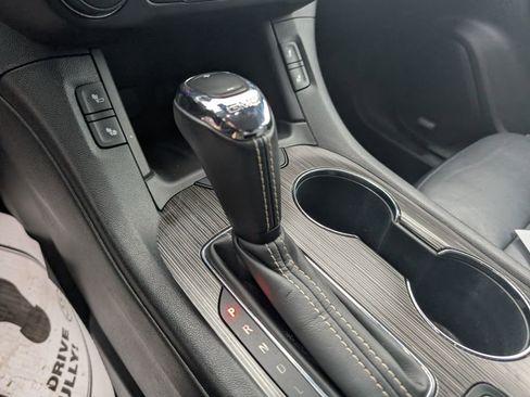 Used 2019 GMC Acadia SLT w/ Black Edition image 22