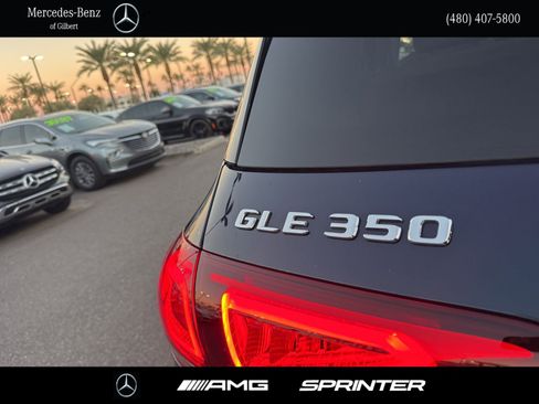 Used 2022 Mercedes-Benz GLE 350 4MATIC w/ AMG Line Exterior image 5