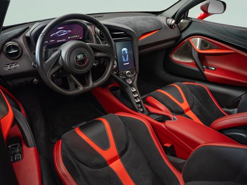 Used 2018 McLaren 720S Performance RWD image 7