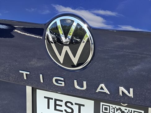 Certified 2024 Volkswagen Tiguan SEL R-Line AWD/4WD image 32