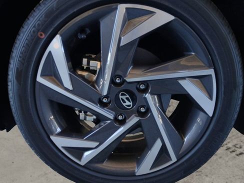 New 2026 Hyundai Elantra Limited FWD image 14