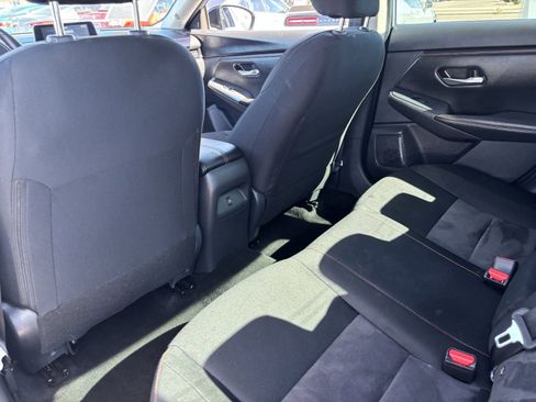 Used 2025 Nissan Sentra SR FWD image 18