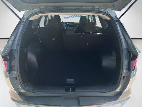 Used 2025 Hyundai Tucson SE FWD image 25