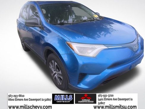 Used 2017 Toyota RAV4 LE FWD image 2