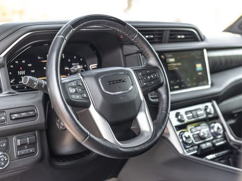 Used 2024 GMC Yukon XL Denali w/ Advanced Technology Package AWD/4WD image 9