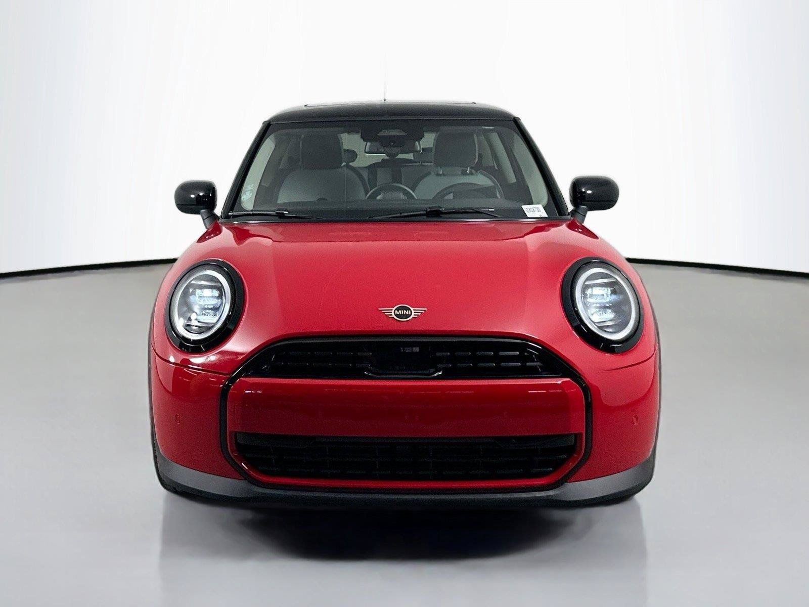 Used 2025 MINI Cooper 2-Door Hardtop FWD image 2