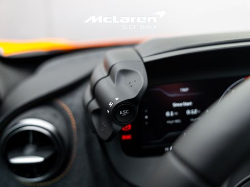 Used 2024 McLaren 750S Spider RWD image 27