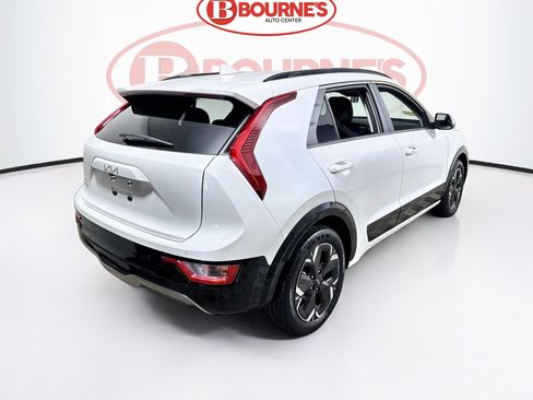 Used 2025 Kia Niro Wind w/ Wind Preserve Package FWD image 10