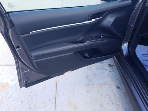 Used 2023 Toyota Camry XSE image 9