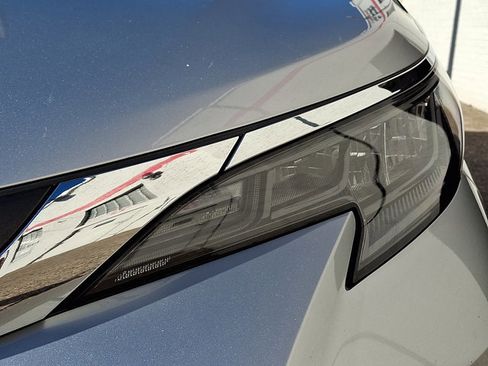 Used 2024 Toyota Sienna XLE image 8