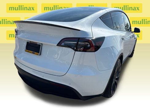 Used 2022 Tesla Model Y Performance image 4