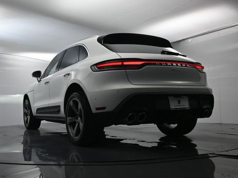 Used 2025 Porsche Macan image 49