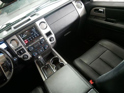 Used 2017 Ford Expedition EL Limited w/ Equipment Group 301A AWD/4WD image 11