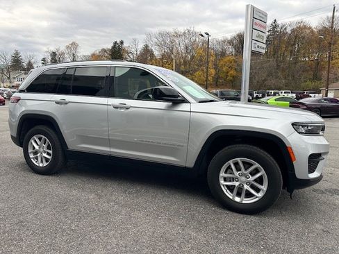 Certified 2024 Jeep Grand Cherokee Laredo X w/ Trailer Tow Package AWD/4WD image 5
