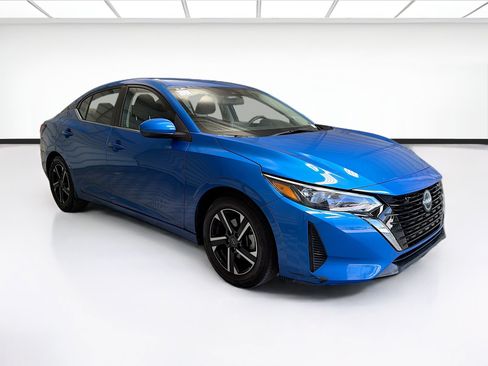 Used 2024 Nissan Sentra SV FWD image 3