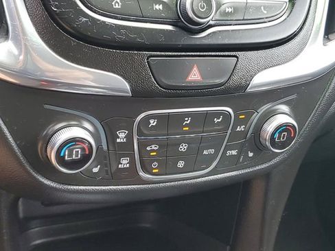 Used 2019 Chevrolet Equinox LT FWD image 30