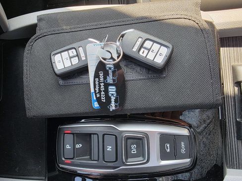 Used 2017 Honda Pilot Elite image 23