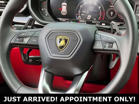 Used 2022 Lamborghini Urus image 18